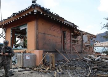 “한국 왜 이러나” 전투기 2대 민간마을에 폭격 15명 부상 … 최악의 오폭, “조종사 입력실수”