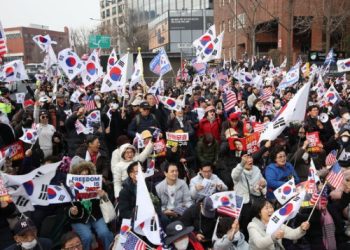 윤석열 구속 취소에 지지자들 “오늘은 축제 날”…한남동 집결