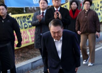 윤석열 52일 만에 석방, 대통령 관저로 귀가 … 검찰, ‘즉시 항고’ 포기