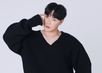 가수 휘성, 자택서 숨진 채 발견