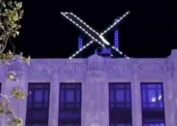 X, 미국 포함 전 세계 접속장애…머스크는 ‘우크라’ 지목