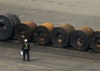 미국, 12일 부터 철강·알루미늄 예외 없이 25% 관세부과