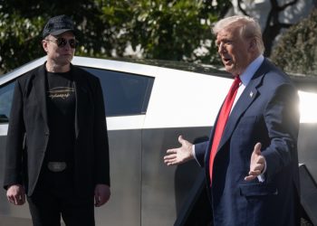 ‘트럼프 지원 화답’ 머스크, “미국 생산 2배 늘리고 1억달러 정치헌금”