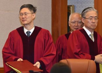 (2보)중앙지검장 등 검사 3인 탄핵기각… 전원일치 의견