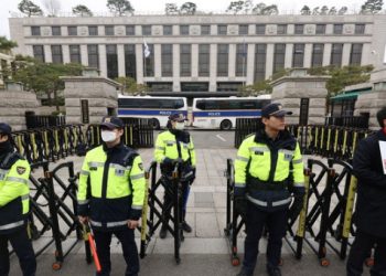 탄핵선고 당일 전국 ‘갑호비상’…국회·법원 등 기동대 2만명 투입