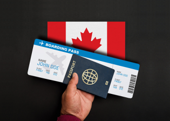 “미국·캐나다 항공편 예약, 70% 급감”