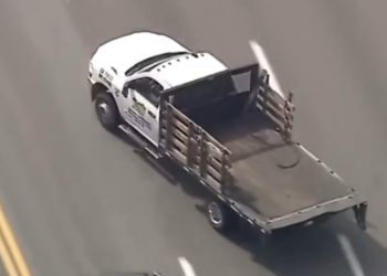 ‘LA서 롱비치’ 도난트럭 공포의 연쇄충돌 추격전 … 시민들 ‘날벼락’