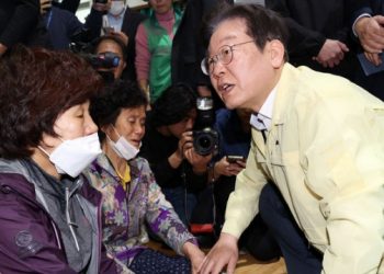 국힘,”이재명 산불현장서 욕설” … 김병주,”욕설 아닌 숨소리”