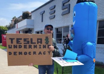 LA서도 테슬라 반대 시위…전국 277개 매장 동시 다발 시위