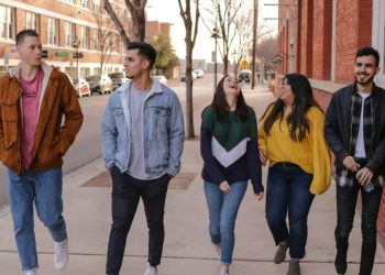 [Hyeona] Lost Hangouts: How Social Media Replaced “Third Places”