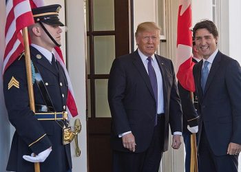 통화 중 격분 트뤼도 총리, 트럼프에게 욕설