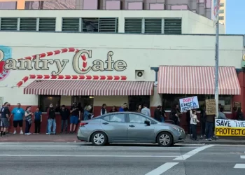 100년 역사 LA  ‘팬트리 카페’, 결국 폐업 .. 마지막 영업일 수백명 몰려