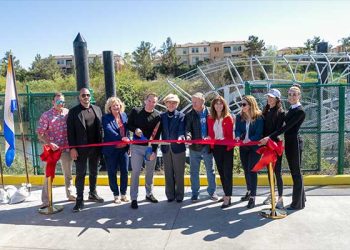 바다 유입 쓰레기, 물레방아로 걸러낸다 …뉴포트비치 도입