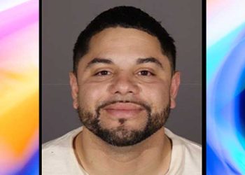 오토바이 버리고 도주하다 경찰에 총격