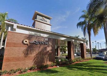 “약물 취한 엄마가 11살 아들 호텔서 살해”