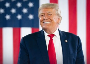 “트럼프 관세 미국 경제에 가장 큰 불이익 … 한국은 반사이익”