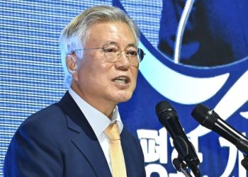 문 전 대통령 뇌물혐의 형사기소 … 옛 사위 부정채용 수사 1236일만