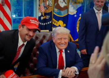 취임 100일 앞둔 트럼프, 지지율 ‘뚝뚝’ … 대다수 “관세 반대”