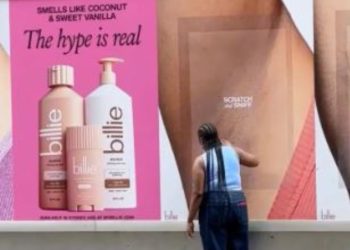 뉴욕에 ‘대형 겨드랑이’ 등장 … “긁고 냄새 맡아보세요”