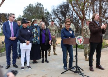 잿더미 팰리세이즈 재건 작업 본격화 … 배스 시장, 행정명령 발동
