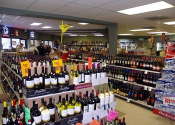 “미국 소비자들 지갑 닫기 시작했다”