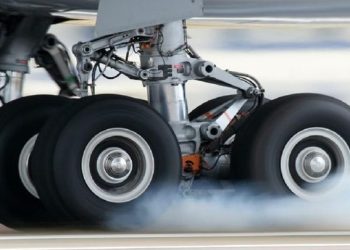 미국 도착 여객기 랜딩기어에 10대 청소년 시신 2구