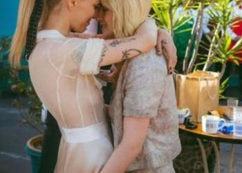 크리스틴 스튜어트, 동성 딜런 메이어와 결혼사진 공개