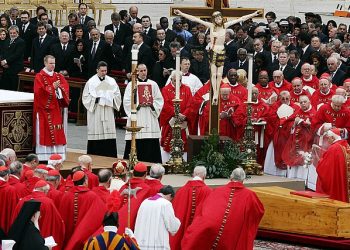 26일 장례식 25만 운집 … 트럼프·유럽정상들 총집결, 조문외교 주목