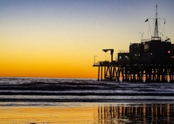 산타모니카 해변 흉기 피습…남매 중태