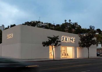 킴 카다시안 속옷 매장 헐리웃에 오픈