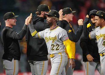 [석승환의 MLB] 앤절스, 파이러츠 선장 매커친에 무너지다.