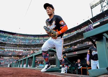 이정후, 3루타·안타·2루타 폭발…’아깝다 사이클링히트’