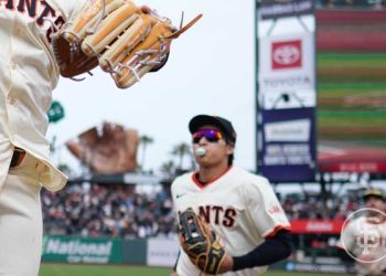 ‘3출루 맹활약’ 이정후, MLB 2루타 공동 선두…팀은 6-5 역전승