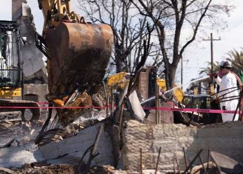 이튼산불 지역, 주택 침입 절도 기승 .. 주민들 이중고