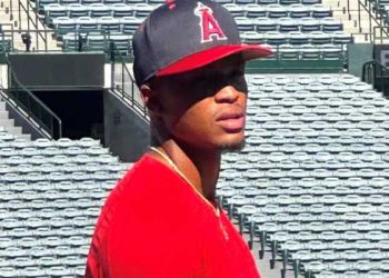 앤절스 탬파 원정경기에서 4-3 승리