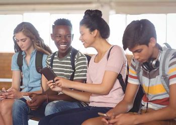 [Esther]Living Without Phones: How LAUSD’s Ban Is Changing Our School Days