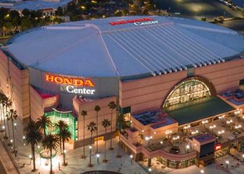 혼다 센터, 올림픽 앞두고 대대적인 리모델링 시작