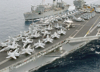 항모 해리트루먼호서 F/A-18 수퍼호넷 전투기 침몰 …”후티 무인기 공격 때문”