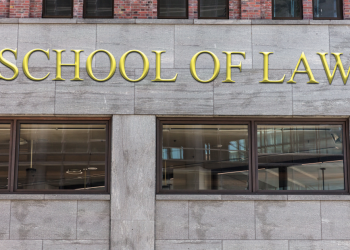 미 로스쿨 진학 열풍, 그 이면의 진실”… “연봉 22만 달러에 속지마라”