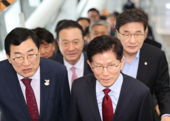 김문수·국힘, 단일화 내홍 코미디 “강제로 끌어내려해” “국민 배신”