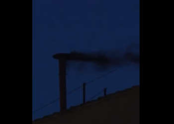 콘클라베 첫날 ‘검은 연기’ …교황 선출 일단 불발