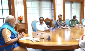 전면전 치닫는 인도·파키스탄 … 모디 총리, 군수뇌부 소집