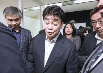 광고 문구부터 닭뼈튀김 기구까지…백종원 14건 수사