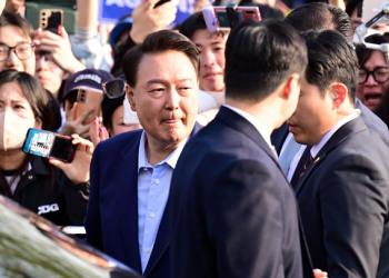 윤석열 마침내 자진 탈당