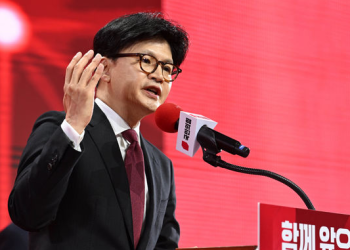 한동훈 “‘커피 원가 120원’ 이재명, 무능해서 더 위험”