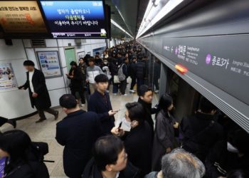 “부산행 같았다” 서울 지하철 화재 대참사날뻔 … 방화범 체포