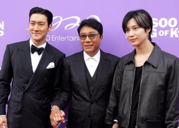 다큐 ‘이수만: 킹오브K-팝’ LA서 시사회, SM 출신 총출동