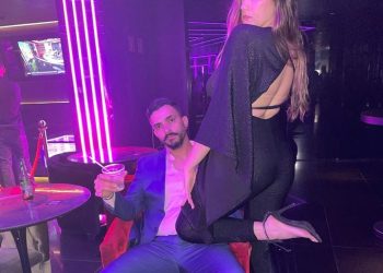 “아내가 8명과 동시 성관계”…관전 취향 남성 8만 달러 수입