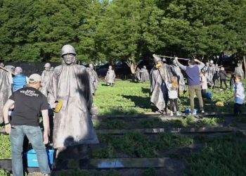 미 국방, 메모리얼 연휴에 6·25 참전 기념공원 청소