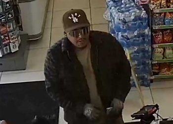 세븐일레븐 전문 LA 강도, 또 다른 매장 털다 체포돼(영상)